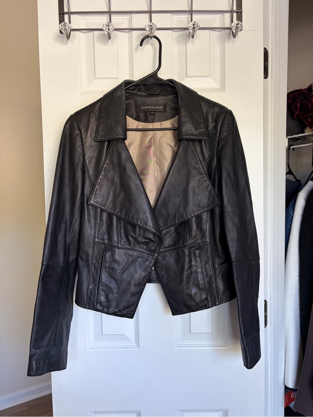 Andrew Marc cropped genuine leather jacket/blazer black Medium